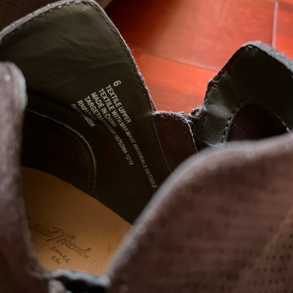 Boots - Picture 5 of 6